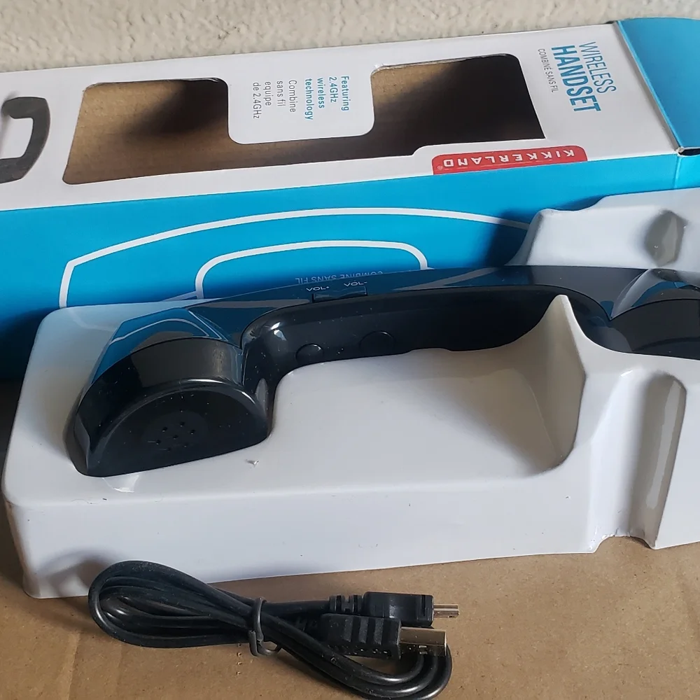 Kikkerland Blue and Black Wireless Handset